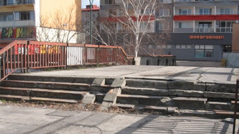 Opravili terasu aj nadchod na jasovskej - jasovska_terasa