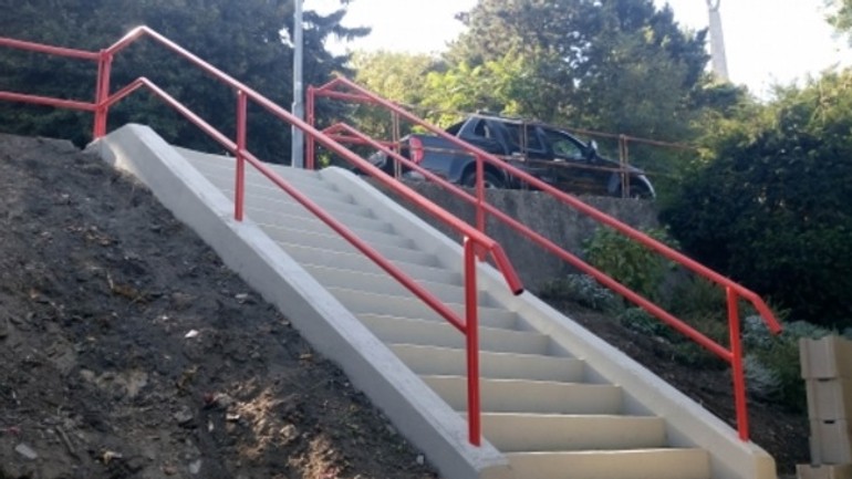 Prístupové schody k slavínu sa dočkali rekonštrukcie - schody