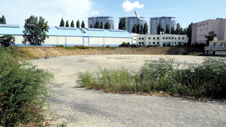 Parkovanie v okolí zimného štadióna je kritické - Cyklostadion1