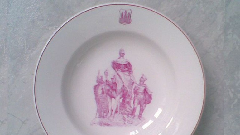 Mesto rado spomínalo na máriu teréziu - Pamatnik1