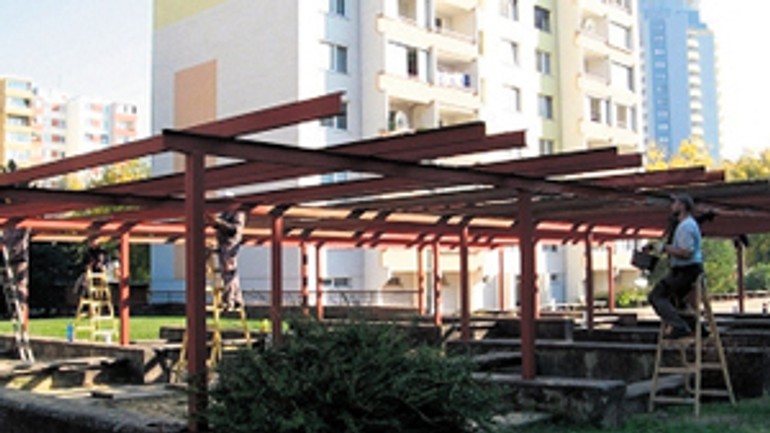 Obnovili dva sídliskové parky za peniaze z rozpočtu mesta - rozmarinova1