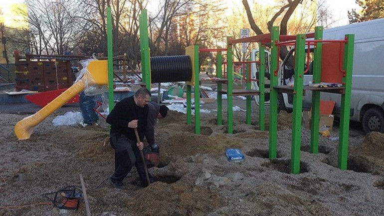 Ďalšie detské ihrisko sa dočkalo rekonštrukcie - 15726309_604993033029949_1555099563879364739_n