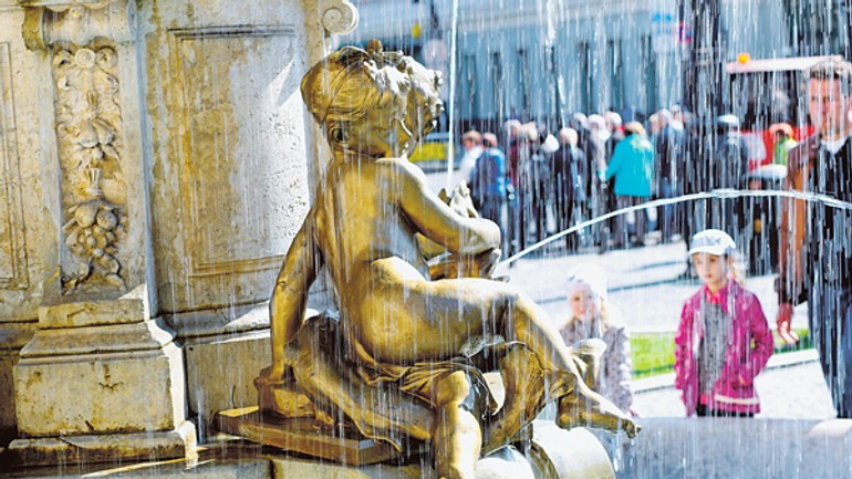 Prvé fontány v meste už spustili, v bratislave ich je spolu vyše 140 - ganymedova_fontana