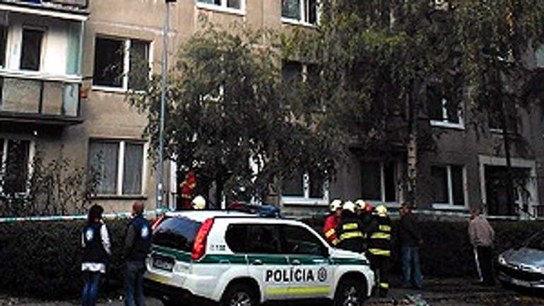 Stav ženy, ktorá pri požiari vyskočila z 5. poschodia, je kritický - Nezabudkova