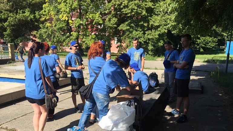 Foto: ružinovčania vrátili farby do sídliskovej šede - Ruzpoz3