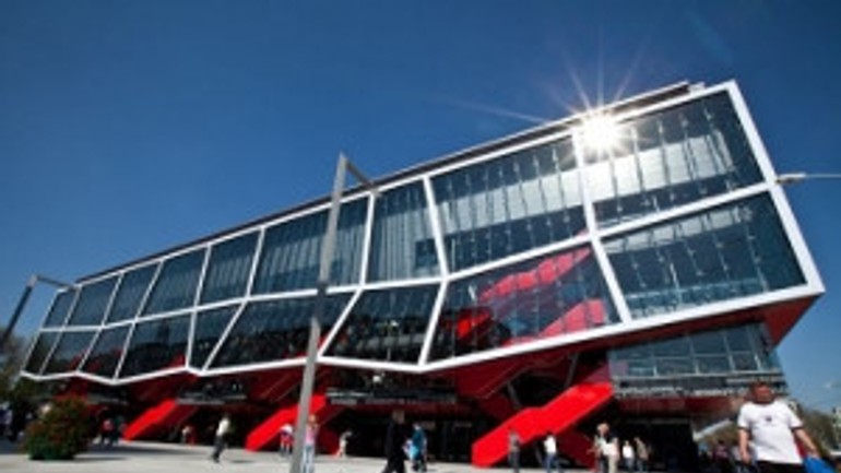 Zimný štadión už nie je slovnaft arénou - zimak_nepelu