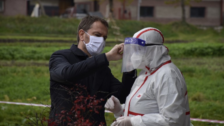 Pilotné celoplošné testovanie v Tvrdošíne  2.deň premiér Matovič