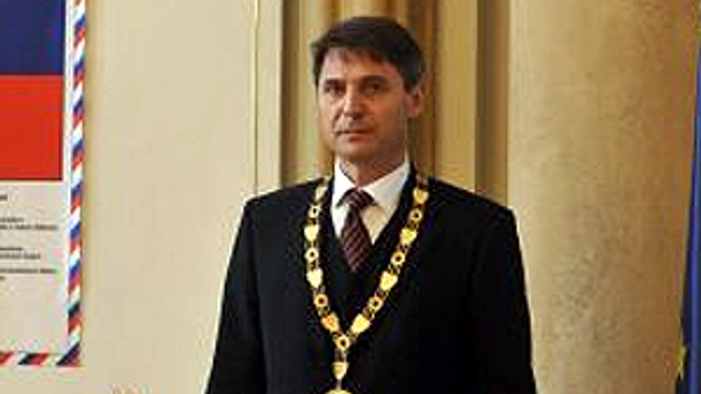 Nový primátor ivo nesrovnal prevzal úrad, poďakoval sa predchodcovi - nesrovnal_primator