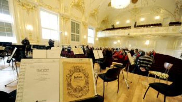 Reduta bola skolaudovaná, otvorí ju beethoven - Reduta5