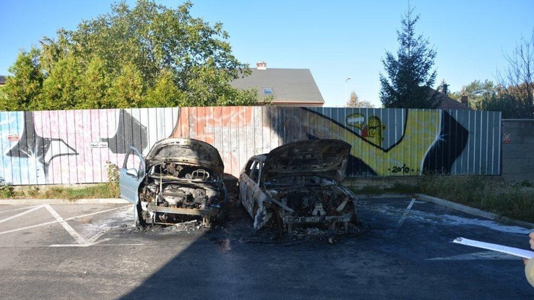 Zhorené autá vo Vrakuni