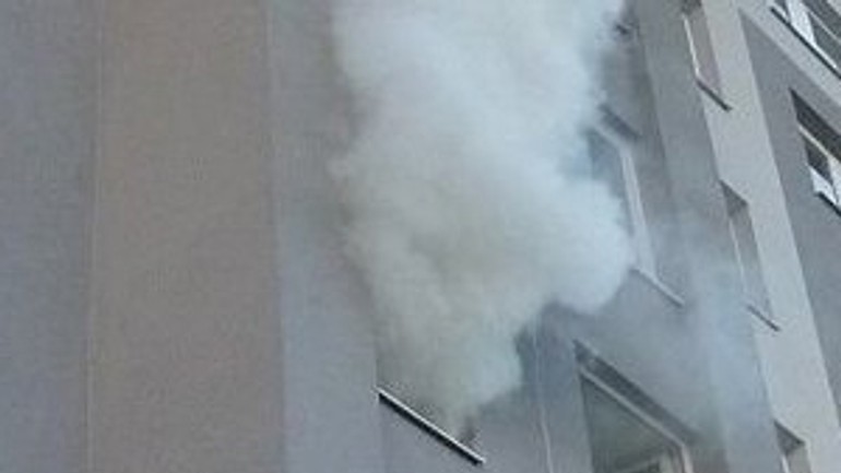 Výbuch plynu v petržalskom byte sa zaobišiel bez zranení - poziar_dym