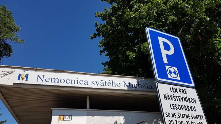 Pri železnej pribudli miesta ma parkovanie - parkovisko_patronka