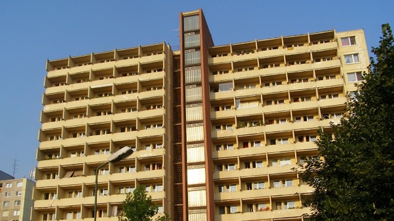 Dovoz stravy pre dôchodcov do bytu je super, ale nie je dokonalý - Dom_tretieho_veku,_Polereckého,_Petržalka,_Bratislava