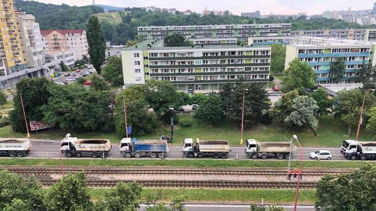 Začiatok obnovy Dúbravsko - Karloveskej radiály 