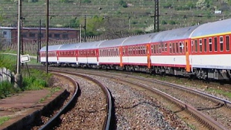 Pod vlakom za stanicou vinohrady zahynul neznámy muž - zeleznica_vinohrady