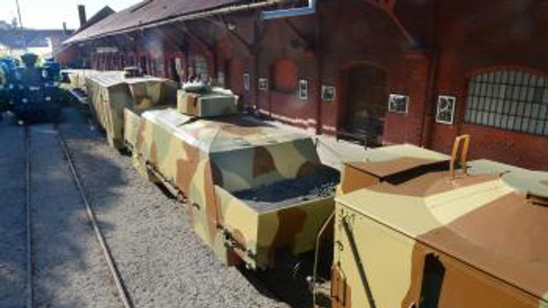 Na šancovej ulici stojí pancierový vlak štefánik - pancierovy_vlak1