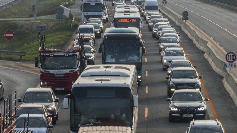 Kolóny na diaľnici