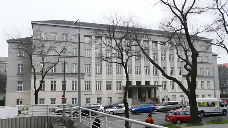 Garáže pri justičáku ľudia nechcú - Krajský súd