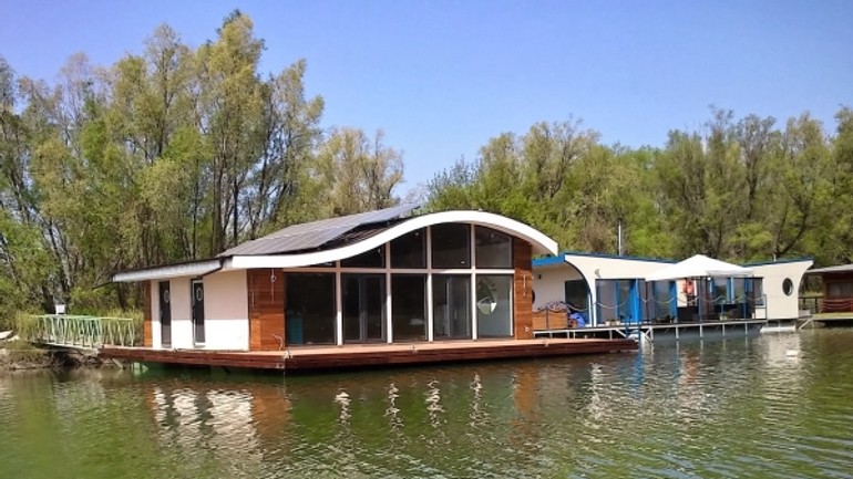 Likvidácia hausbótov v&nbsp;jaroveckom ramene by&nbsp;vraj prírode uškodila - hausbot-jarovce