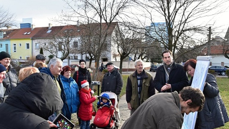 Aké má mč nové mesto plány s parkom na ľudovom námestí? - Kusy park ludia