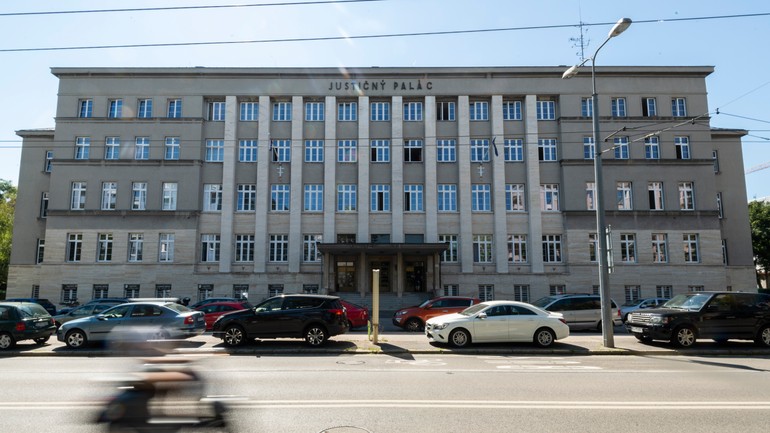 Justičný palác v ktorom sídli Okresný súd Bratislava I a Krajský súd Bratislava