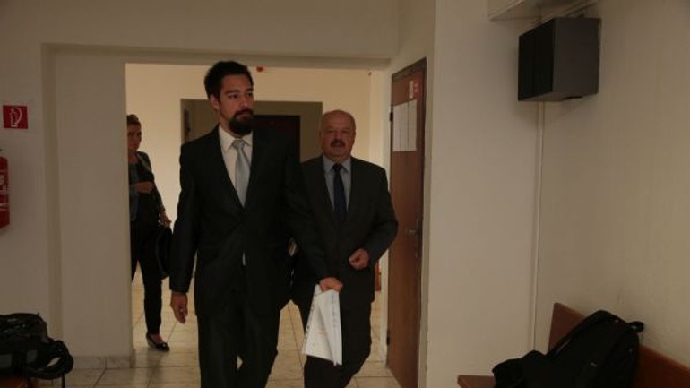 Generálovho syna martina m. obžalovaného z fekálnych útokov súd oslobodil! - Fekal