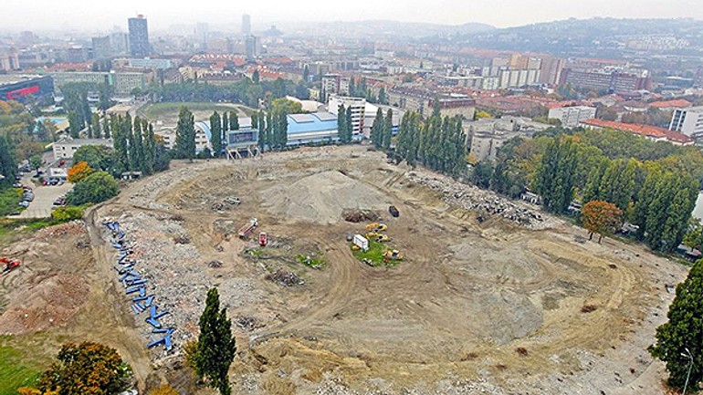 Nový futbalový štadión sa dá postaviť za jedno volebné obdobie - tehelne_pole_diera