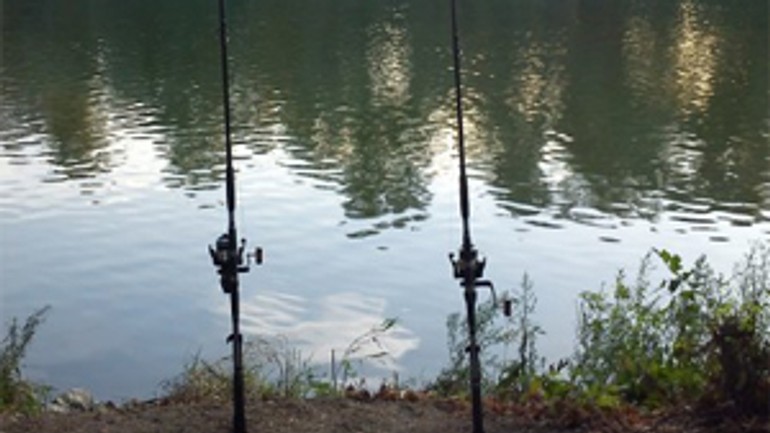 Za rybárčenie bez povolenia hrozí bratislavčanovi väzenie - udice