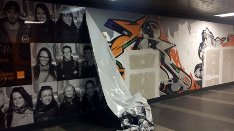 Galériu optimistov v podchode už päťkrát zničili - podchod_galeria1