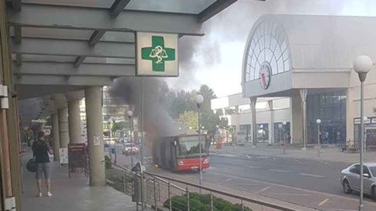 Požiar autobusu v Petržalke