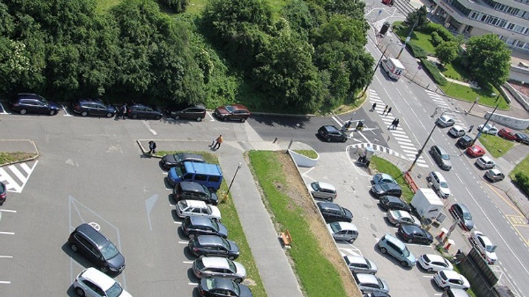 Na kramároch plánujú postaviť parkovací dom - parkovisko szu propark