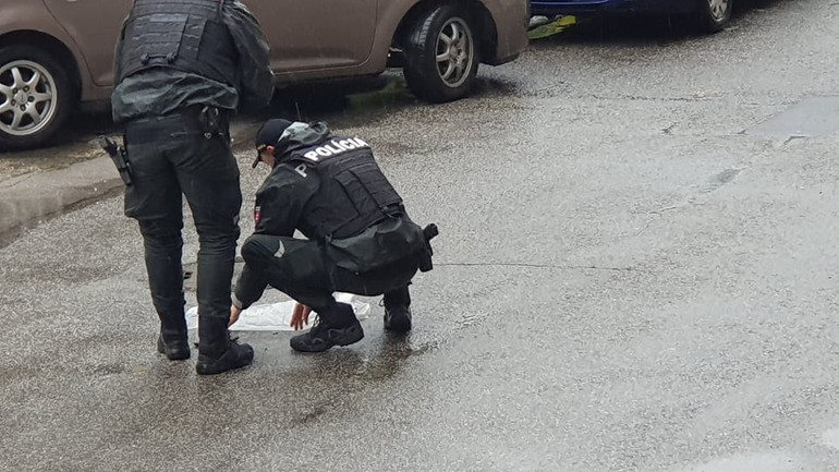 Policajti na Holíčskej ulici