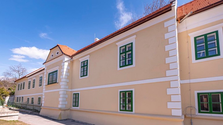 Modranský kaštieľ