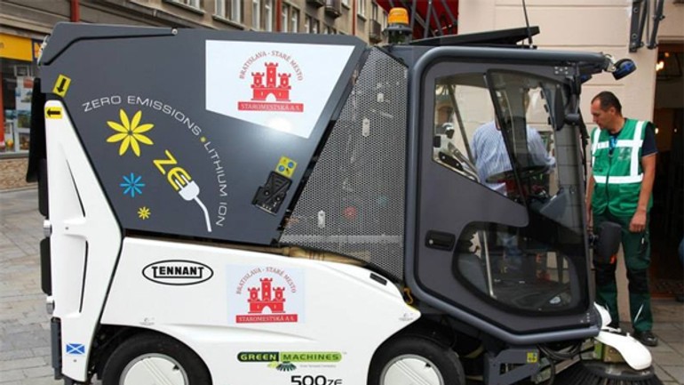 Nové batérie do elektromobilu stoja 100-tisíc € - cistiaci_stroj