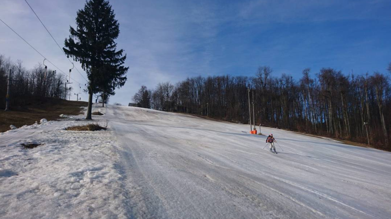 Pohľad na svah pri vleku DOUBLE na Pezinskej Babe 