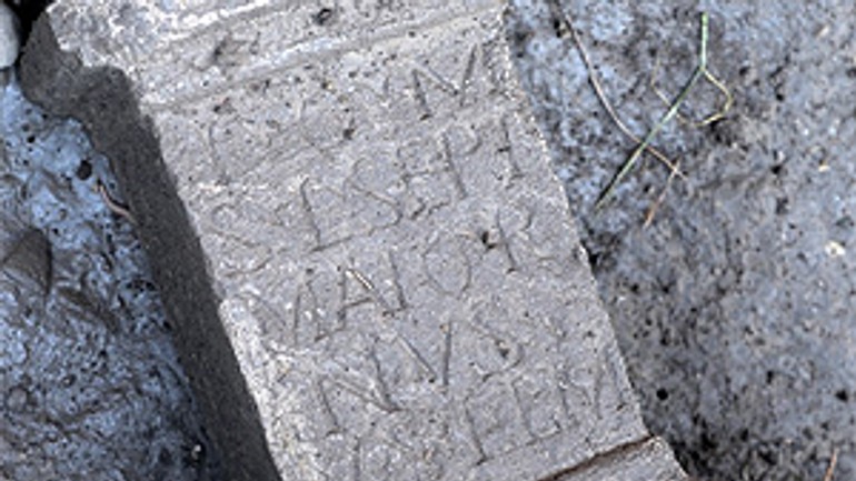 V rusovciach objavili rímsku cestu a oltár - rusovce_oltar