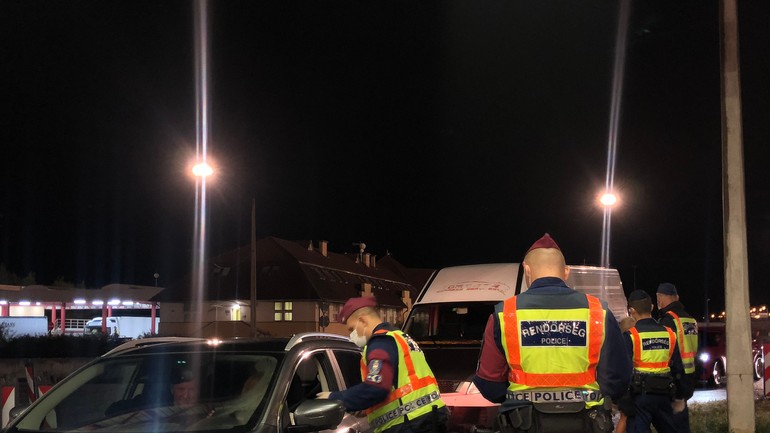 Maďarská hraničná polícia -hranice Rajka-Čunovo