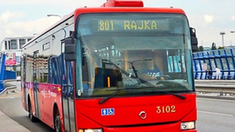 O zmene mhd medzi rajkou a bratislavou sa stále rokuje - bus_801