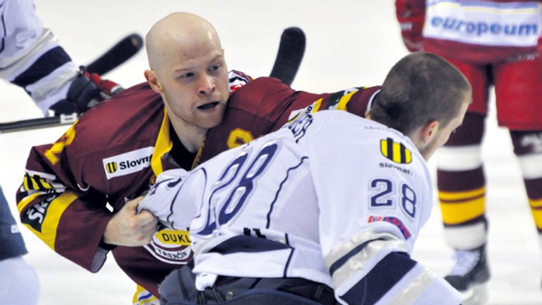 Hc slovan musel bojovať o postup až v siedmom zápase - Tn slovan1