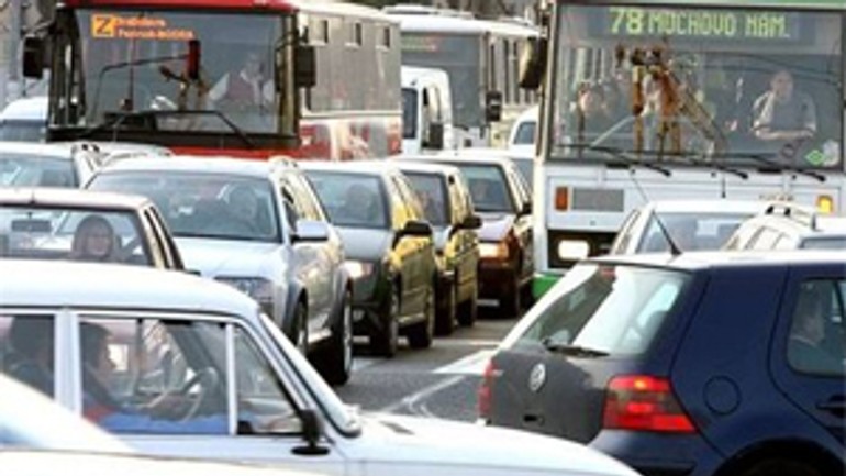 Nové mesto a rača riešia otázku zahustenej dopravy - doprava_zapcha