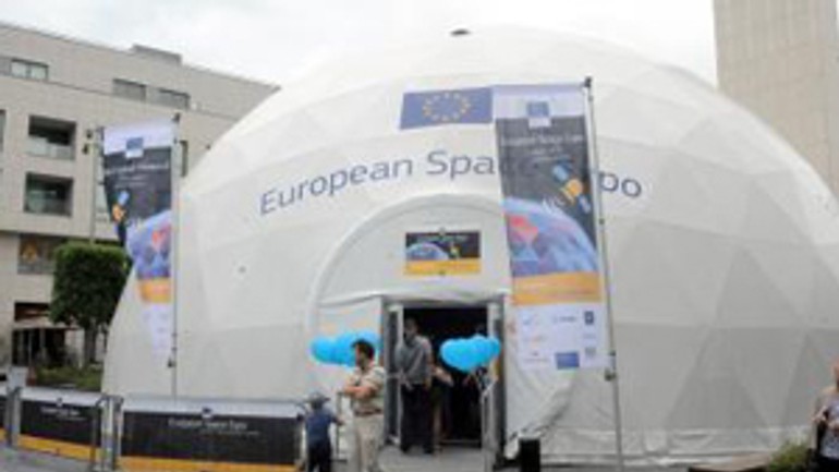 Na nábreží m. r. štefánika otvorili európsku výstavu o vesmíre - expo_space1