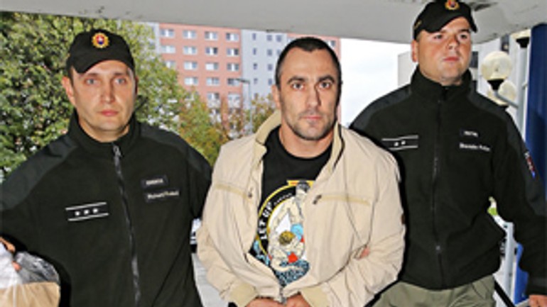 Policajt skončil s obvinením v policajnej cele - tiefenbach