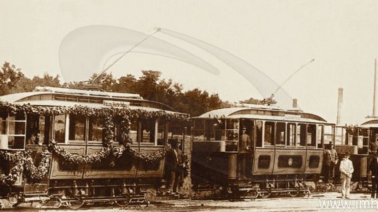 Prvá bratislavská električka vyšla do ulíc pred 120 rokmi - elektricka_1895