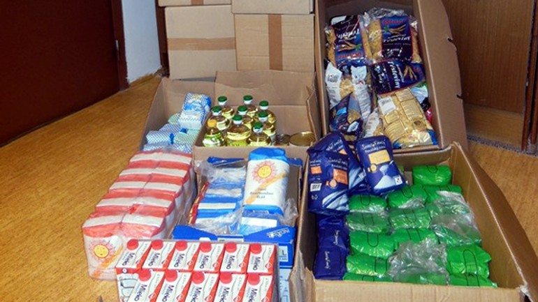 Aj petržalčania pomohli starým ľuďom v núdzi - potraviny