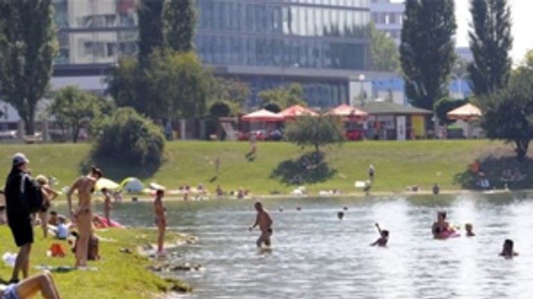 Na kuchajde sa v sobotu začala kúpacia sezóna - kuchajda_kupanie