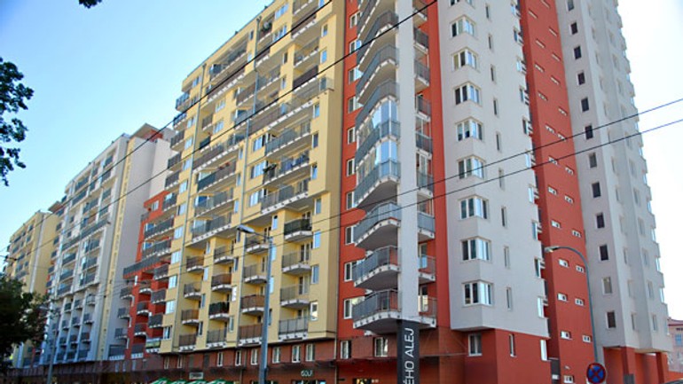 Apartmán podľa stavebného zákona nie je byt, podľa katastra však áno - jegeho_alej