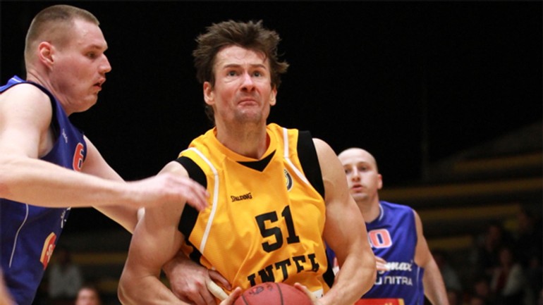 Basketbalisti interu o finále bojujú s nitrou - bkinter_NR1