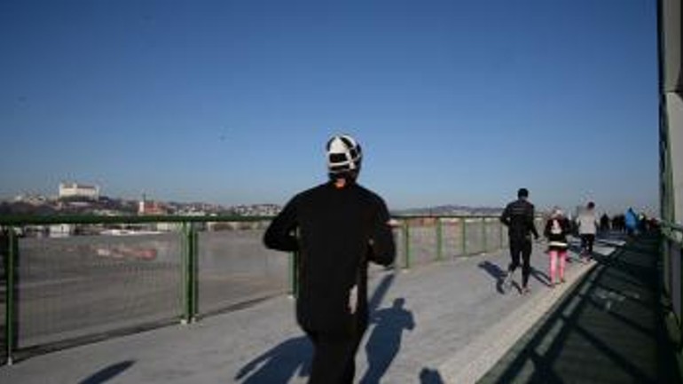 Foto: silvestrovský beh cez mosty prekonal rekord - t_stary_most_beh392690