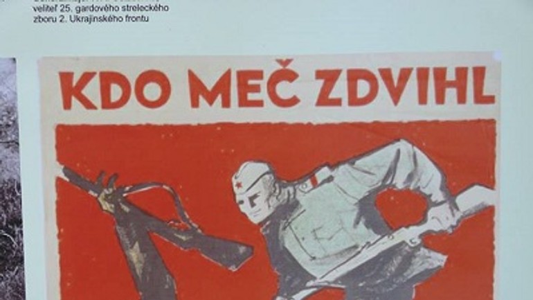 Otvorili fotodokumentačnú výstavu k oslobodeniu bratislavy - Vystav1