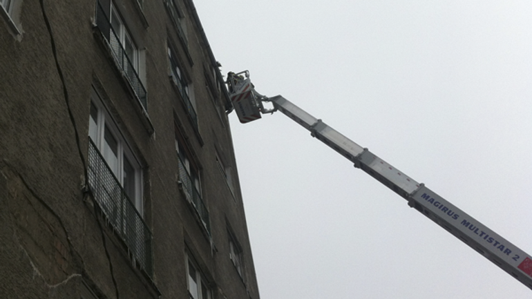 Hasiči v meste zhadzovali cencúle - hasici_cencule2